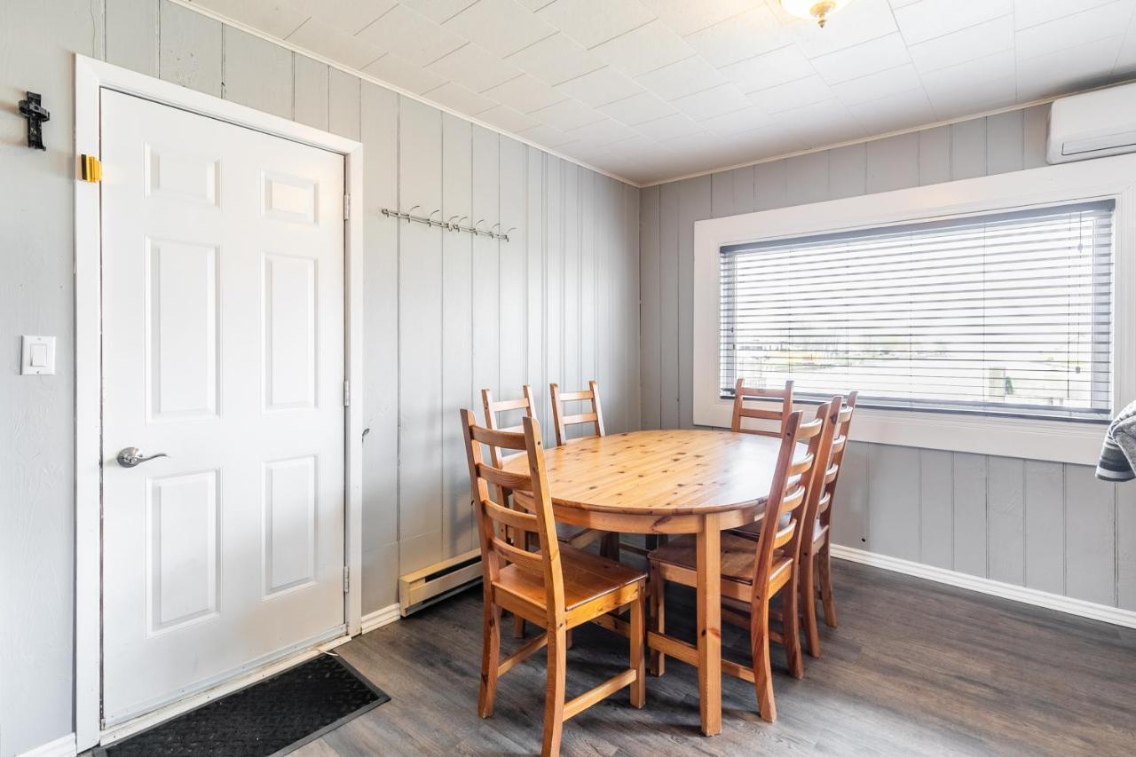 Bayside Cottage Rentals Port Rowan Exterior photo